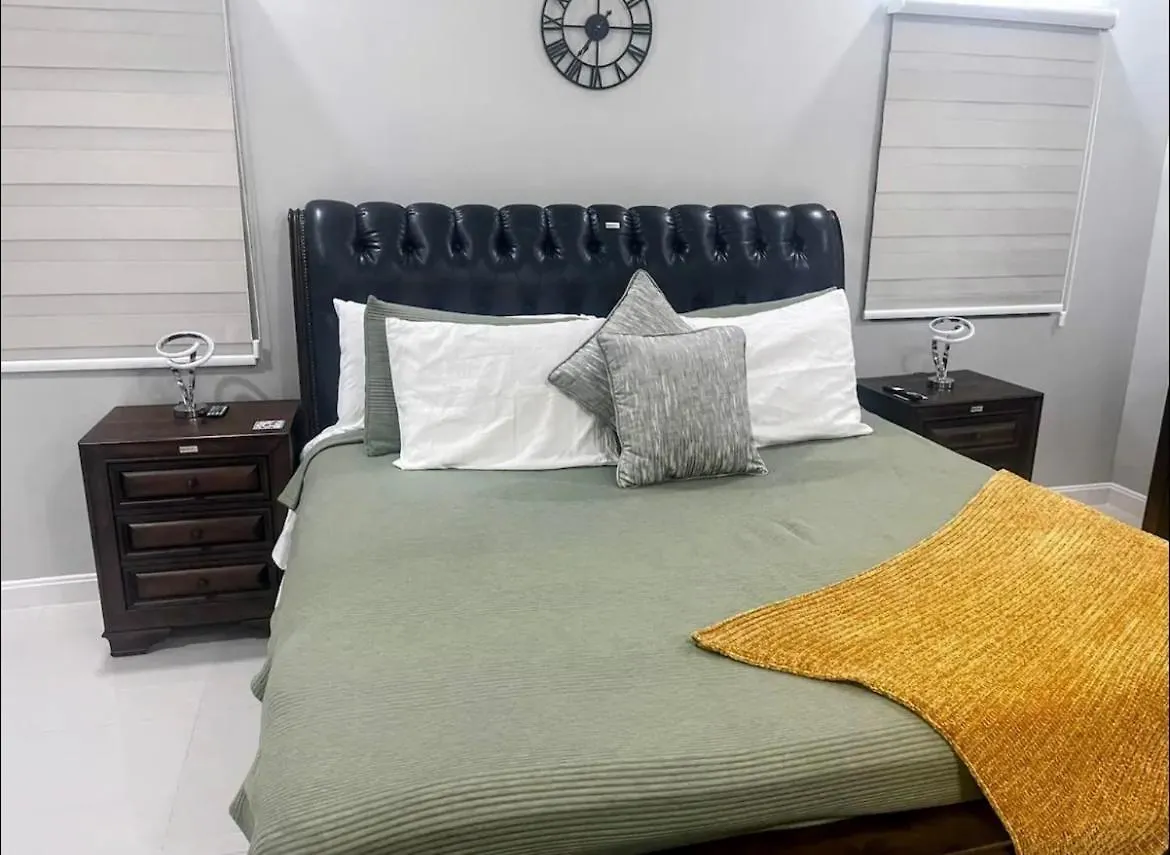 אוצ'ו ריוס Diamond House Vacation Stay 2 ג'מייקה